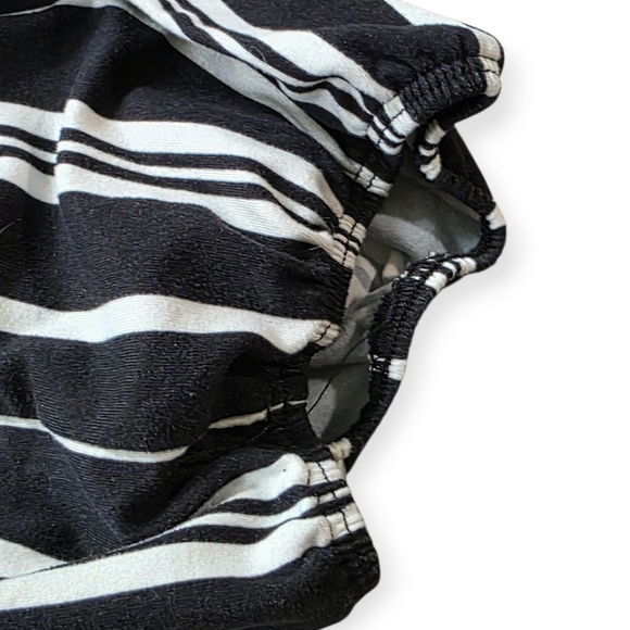 Free Kisses Women's Striped Black And White Top, Size 1X - Picture 5 of 6
